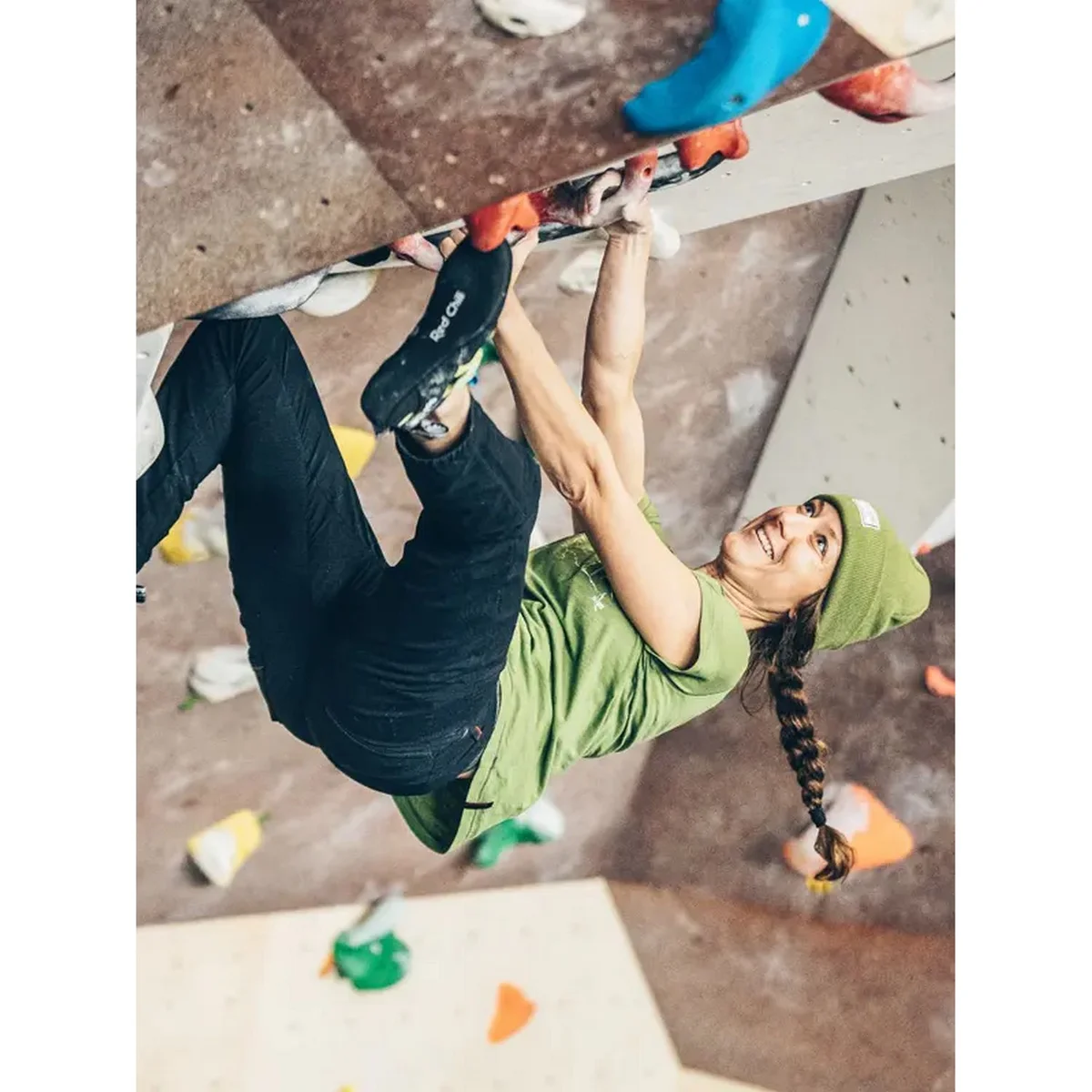 Classic Beanie with Woven Label 2